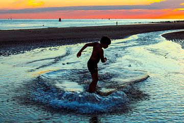 Coucher de soleil, Sports nautiques, Chasse d'eau, Soleil du soir, plage, sur Jos Wielemaker