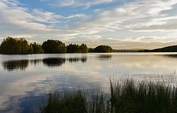 Rustgevend Landschap In Zweden van Sem Verheij