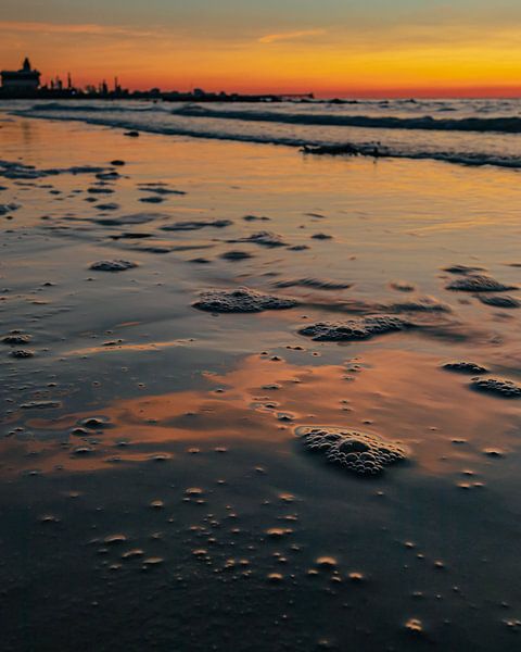 Bubbles on the scabbard by Wesley Kole