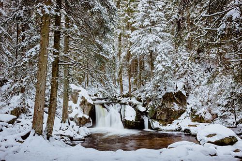 Winter bij de Kai-Woog Gumpen waterval