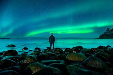 Uttakleiv beach under the northern lights by Tilo Grellmann