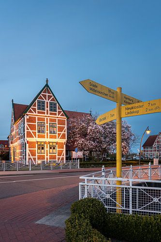 Lenteavond bij het historische stadhuis van Jork