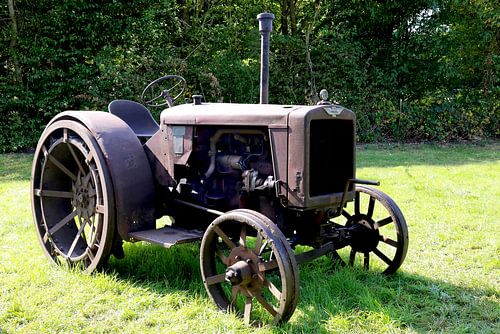 Hanomag R40 rusty tractor from 1943