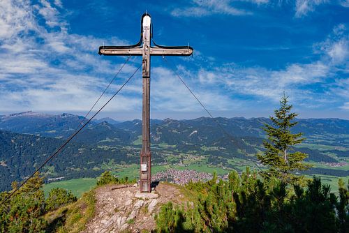 Topkruis op de Schattenberg in Oberstdorf