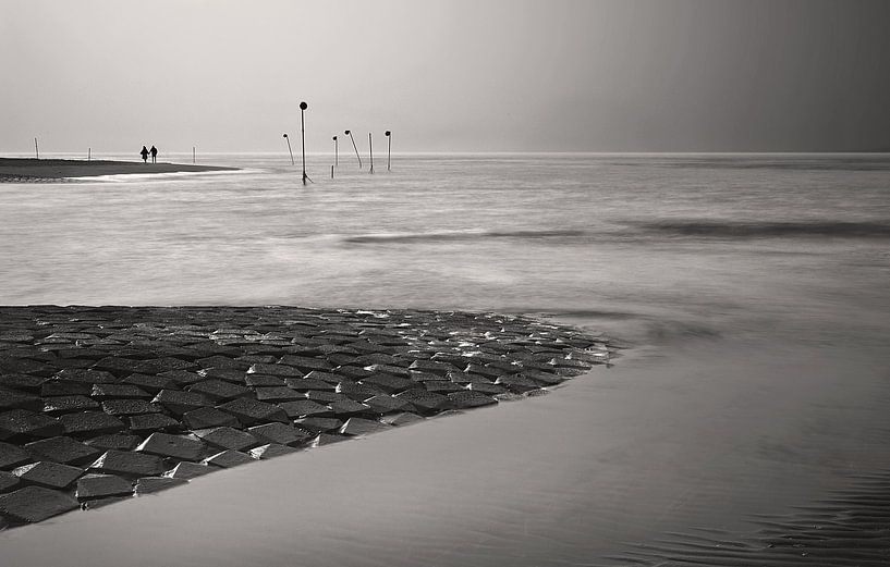 Loving Beach Walk | Katwijkerstrand von Fons Bitter