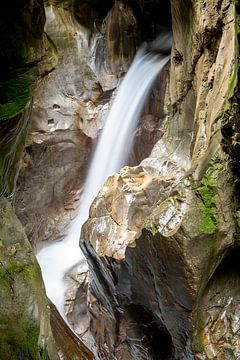 Waterval in de Kloof van Bellano van Mark Bolijn