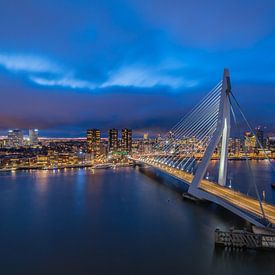 Rotterdam à l'horizon au coucher du soleil sur Marco Faasse