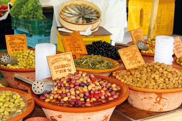 Oliven und spanische Tapas