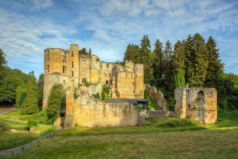 Château de Beaufort au Luxembourg par Michael Valjak