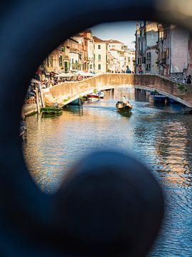 Canal de Venise avec gondole