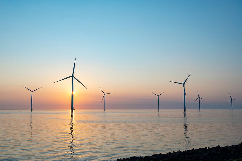 Windmolens voor de kust van Flevoland tijdens zonsondergang van Sjoerd van der Wal Fotografie