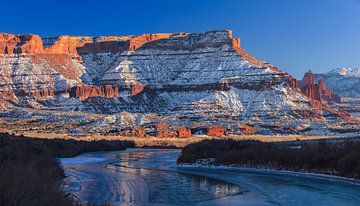 Winter zonsondergang, Fisher Towers, Moab, Utah van Henk Meijer Photography