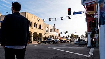 Venice beach boardwalk. van Jasper Verolme