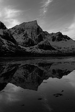 Lofoten Mountains von Jens Droth