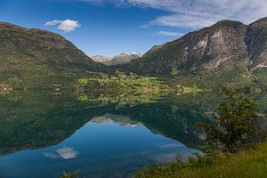 Reflecties aan het water, Noorwegen van Adelheid Smitt
