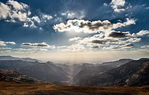 Zonverlichte vallei van Peter Postmus