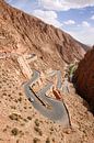 Kurvenreiche Straße zum Bergpass - Tal der Datteln, Marokko von The Book of Wandering Miniaturansicht