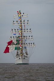 uitvarend zeilschip by Mart Marbus