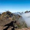 de hoge bergen op het eiland madeira genaamd pico arieiro, de top is 1818 meter boven de zeespiegel van ChrisWillemsen