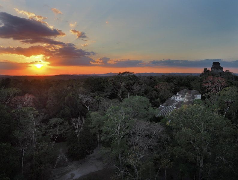 Coucher de soleil à Tikal par Ryan FKJ