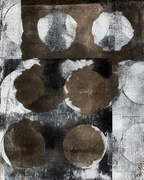 Abstrakte Komposition mit Kreisen. Braun, schwarz und weißen Farben von Dina Dankers