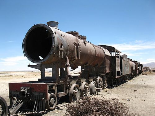 Treinkerkhof in de buurt van de zoutvlakte van Uyuni