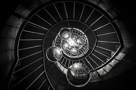 Escalier en colimaçon n/b sur Olga Groen