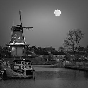 Vollmond in Dokkum in Schwarz und Weiß
