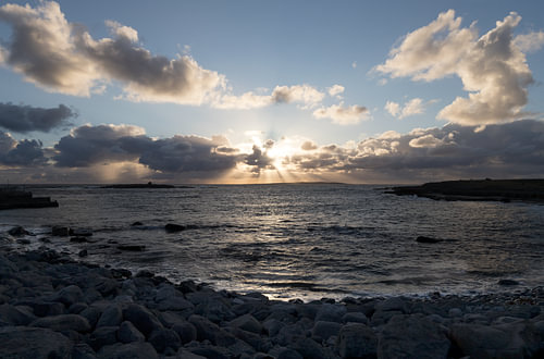 Zonsondergang bij Doolin pier Ierland
