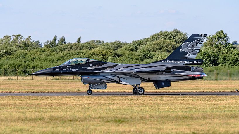 Belgisches F-16 Demo Team: der Dunkle Falke. von Jaap van den Berg