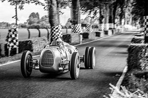 Auto Union Grand Prix Rennwagen Typ C V16 Silberpfeil fährt schnell