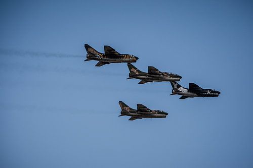 Militaire vliegtuigen boven athene