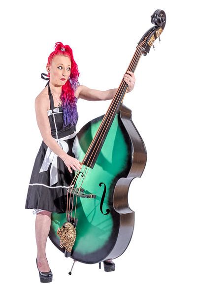 Rock'n'Roll singer with red hair and double bass by Hans-Jürgen Janda