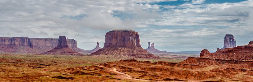 Monument Valley by Richard Reuser