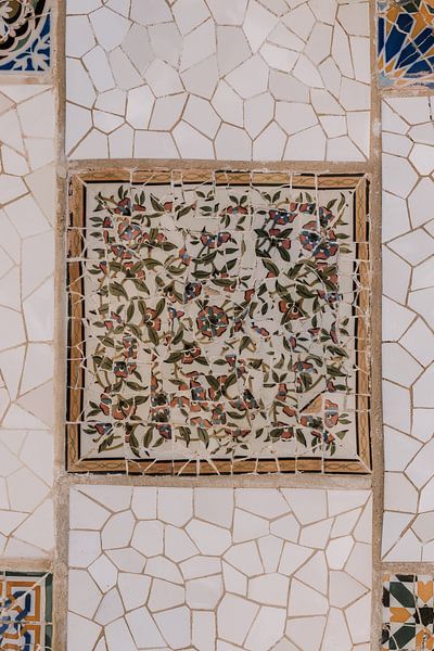 Park Guell | Mozaïek muur| Barcelona van Roanna Fotografie