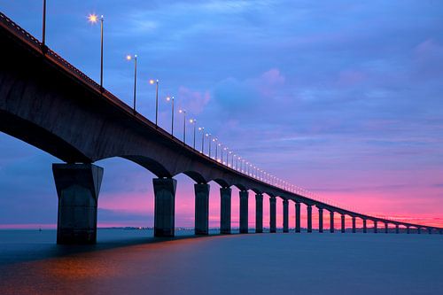 Pont Île de Ré - 6H. Le Matin Color van Patrick LR Verbeeck