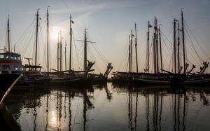 In de haven wanneer de zon opkomt van Mart Houtman