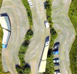 Parkeerplaats met groene strook