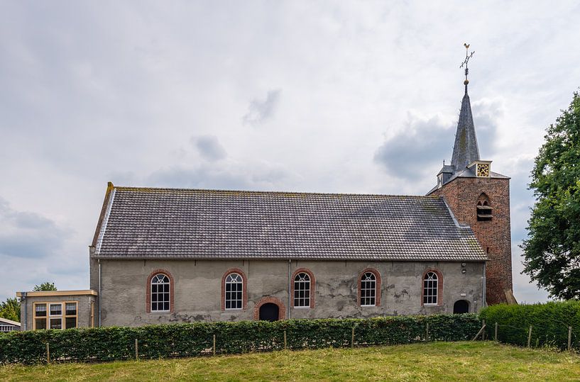 Dorpskerk in het Nederlandse dorp Heesbeen van Ruud Morijn