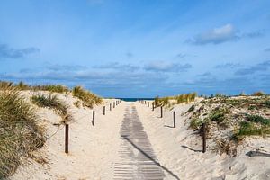 Strandaufgang an der Küste der Ostsee in Warnemünde