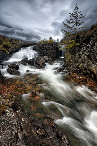 Glencoe River - L'automne en Écosse par Rolf Schnepp