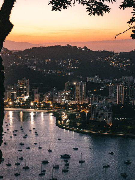 Vue sur Rio de Janeiro au coucher du soleil depuis le Pão de Açúcar par Michiel Dros