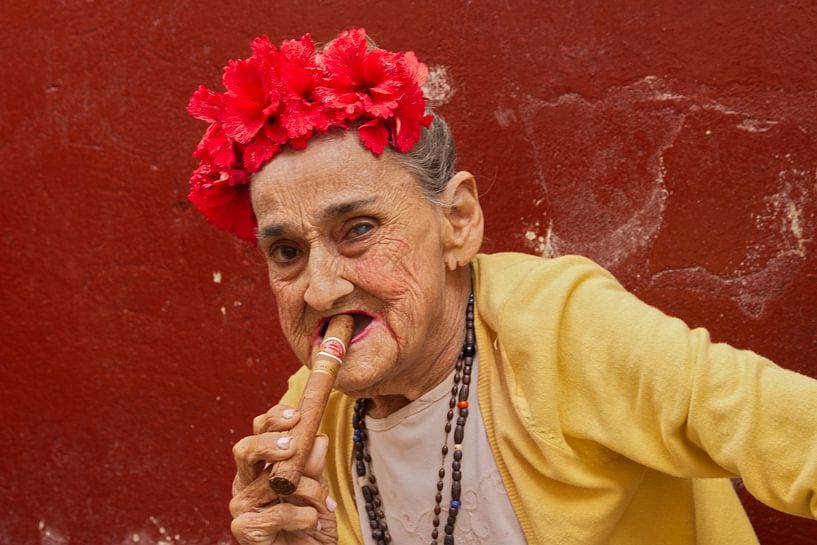 Kubanische Frau mit Zigarre von arte factum berlin