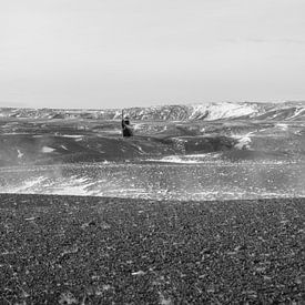 Helicopter flight during Icelandic winter by Guido Boogert