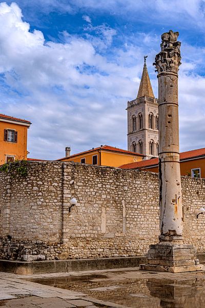 Kroatien : Säule der Schande in Zadar von Photoart-Naegele