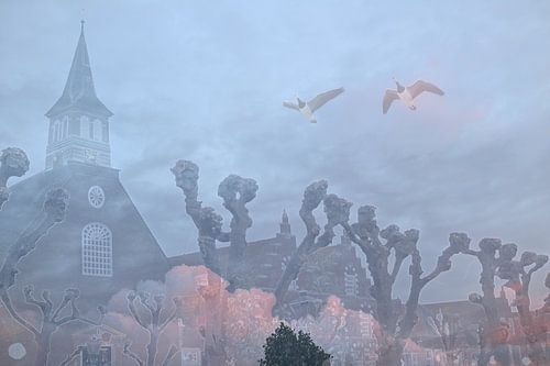 Abstracte fotografie | Fine-Art Nature |  Brandganzen vliegen voor een kerktoren