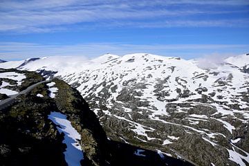 Il y a encore beaucoup de neige sur Frank's Awesome Travels