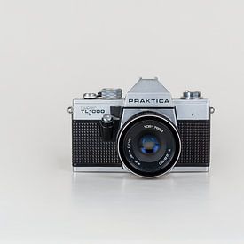 Analoge oude fotocamera, Practica Super TL-1000 van Sjouke Hietkamp