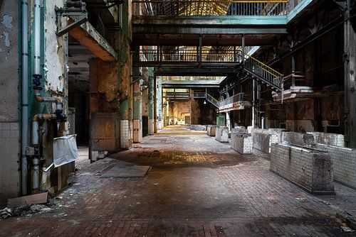 Une industrie abandonnée en déclin.