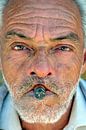 Man met Cohiba sigaar op Cuba van Roelof Foppen thumbnail